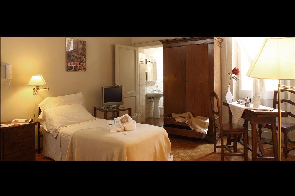 Residence In Centro Μάντοβα Εξωτερικό φωτογραφία