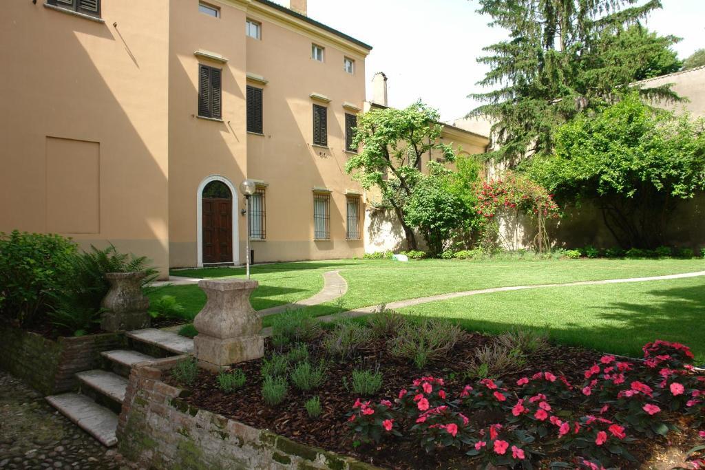 Residence In Centro Μάντοβα Εξωτερικό φωτογραφία